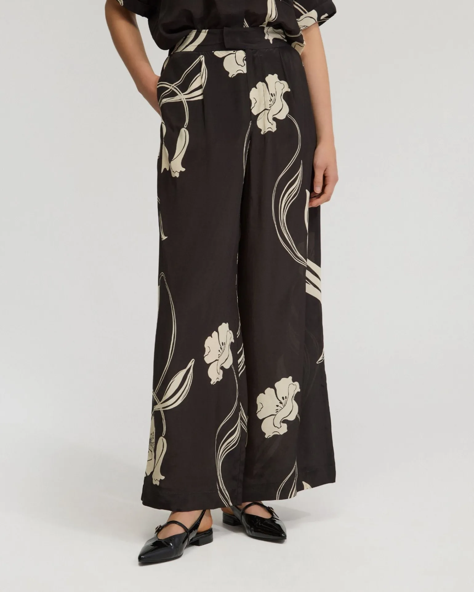 Abigail Printed Pants