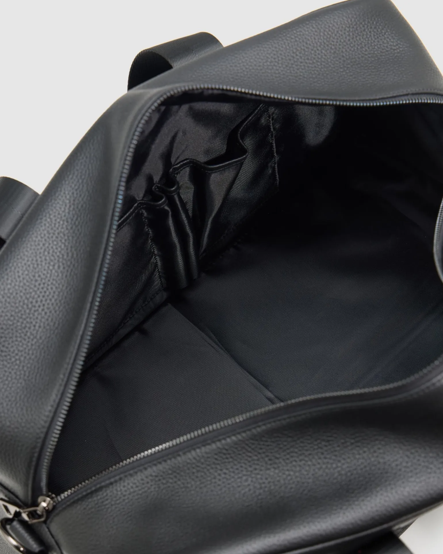 Atlas Mens Overnighter Bag
