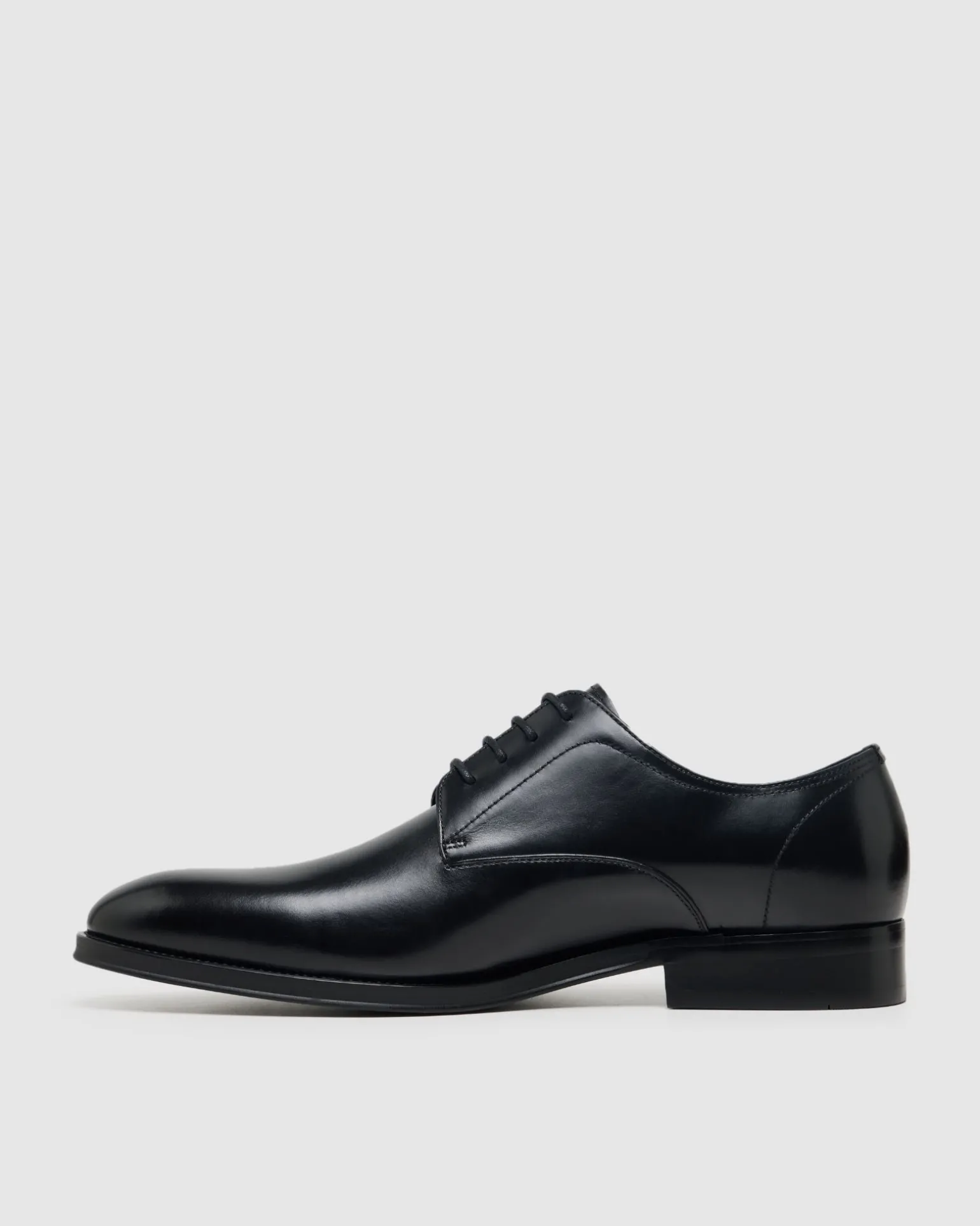 Ezra Lace Up Leather Derby Shoe