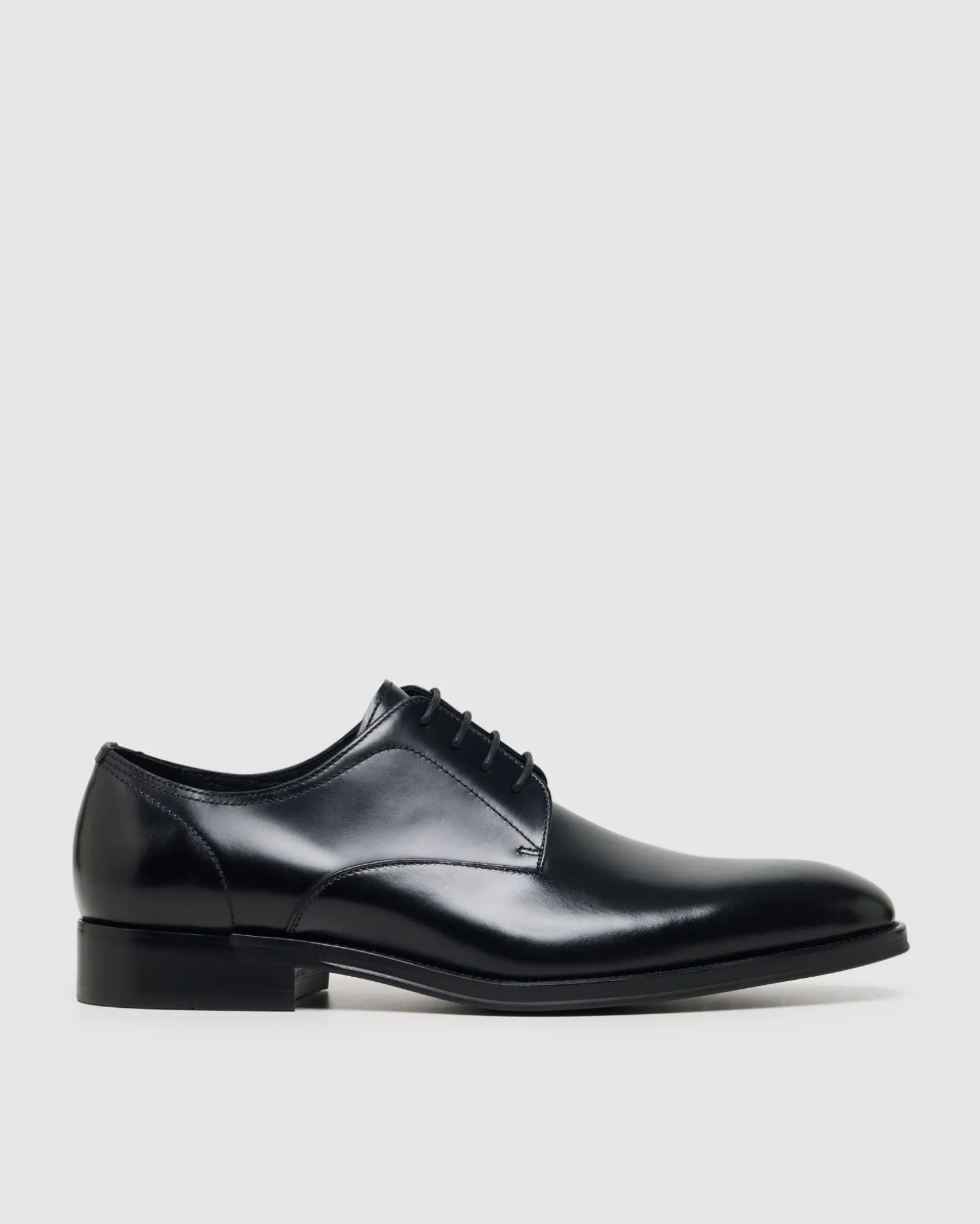 Ezra Lace Up Leather Derby Shoe