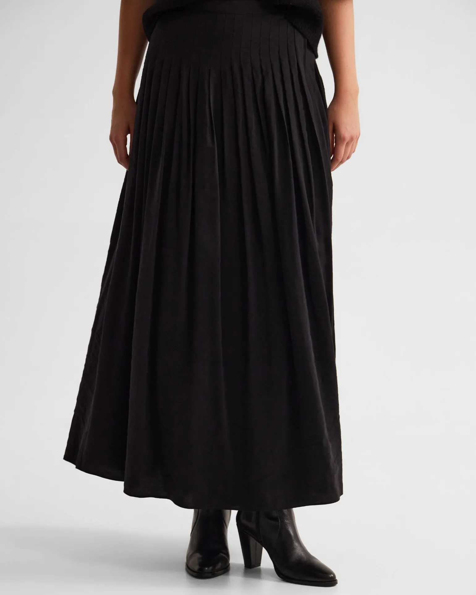 Lauren Pleated Skirt