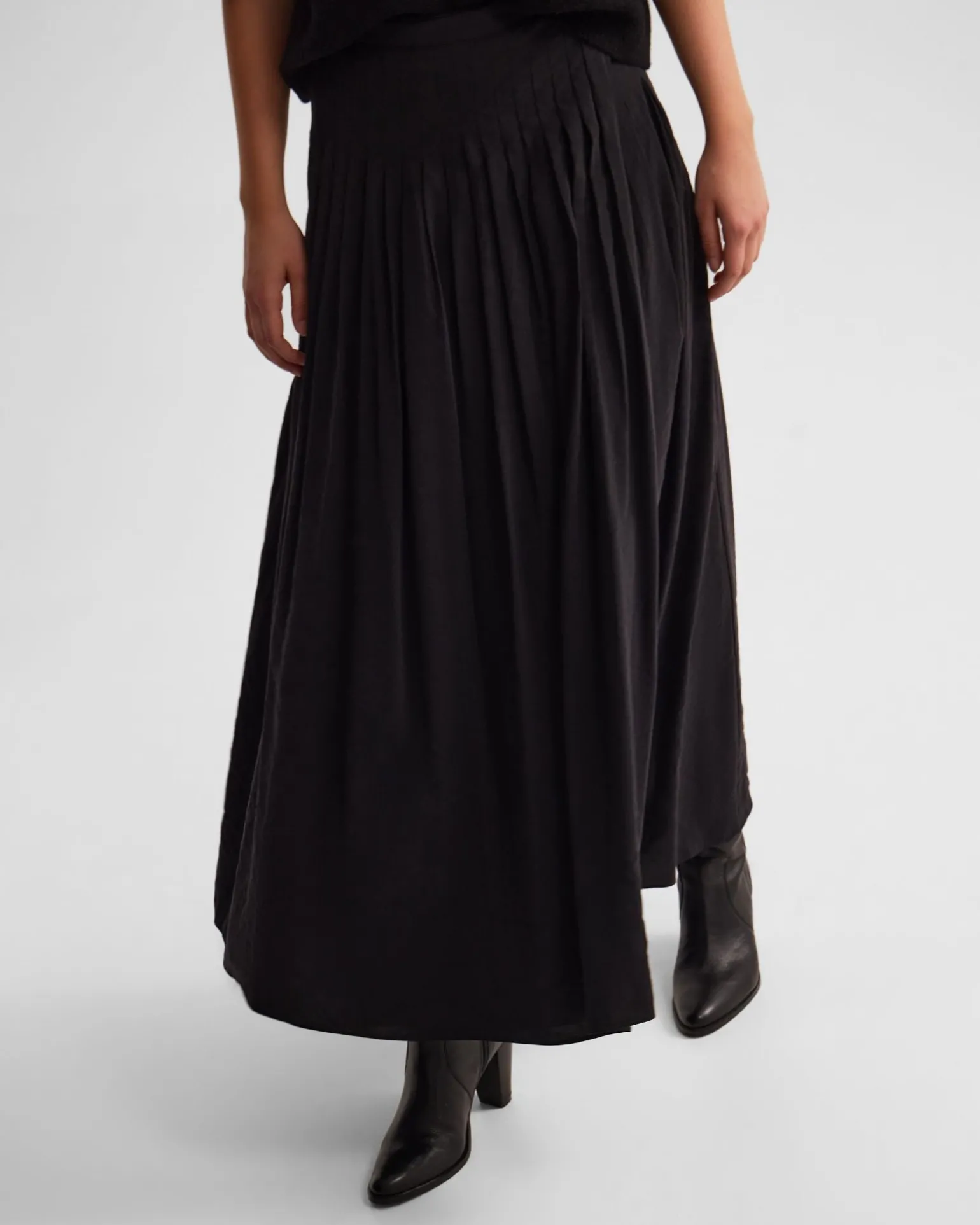 Lauren Pleated Skirt