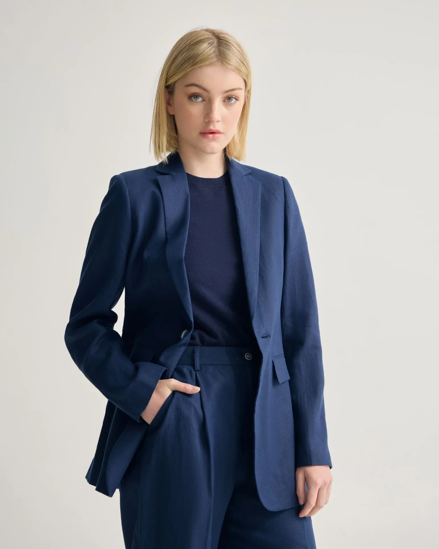 Lola Linen Blazer