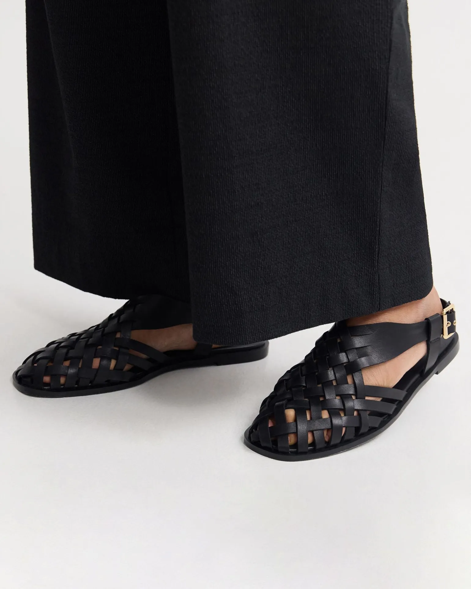 Noa Fisherman Sandal