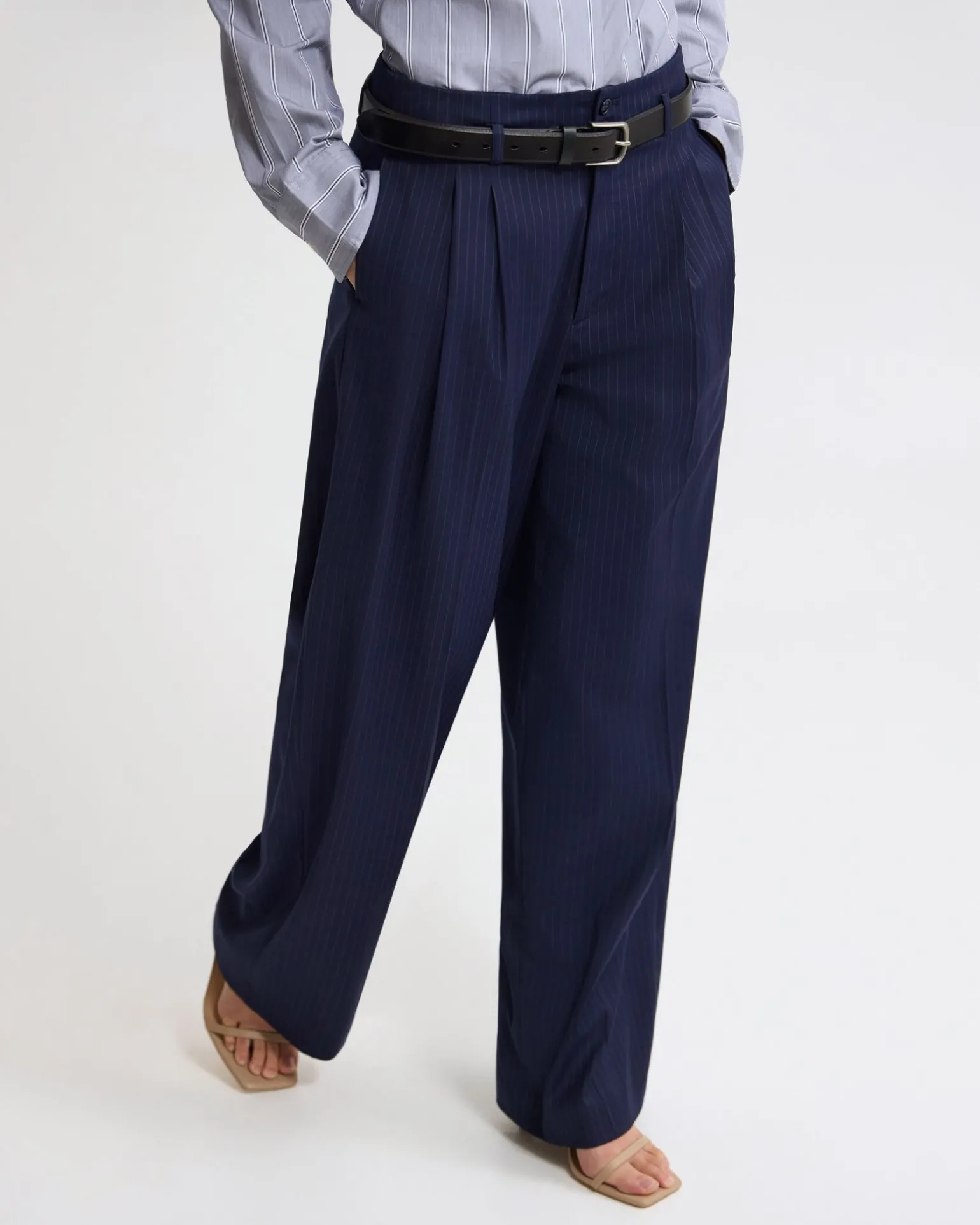 Thea Low Belt Loop Pant